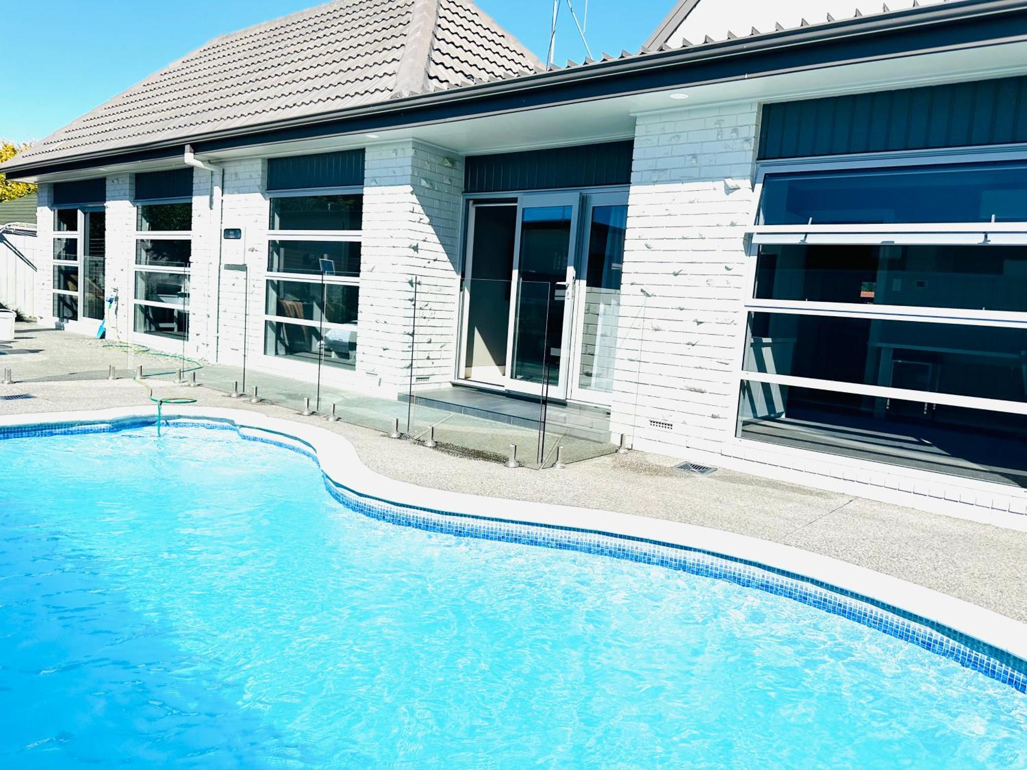 Summer Holiday 4 Bedrooms House In Hamilton With Pool And Spa Exterior photo